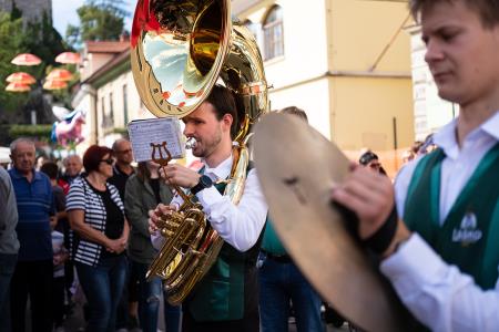 S soncem obsijan drugi festivalski dan 50. Dnevov narodnih noš in oblačilne dediščine v Kamniku (103)